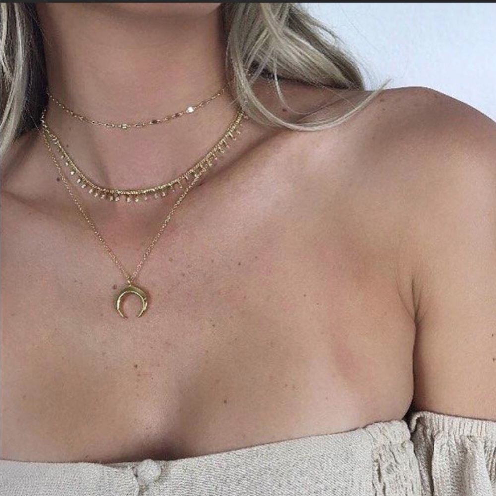 Moon choker necklace in gold